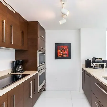 Luxury Waterfront Condo In The Urban Oasis At Icon-Brickell Free Spa Miami Exterior photo