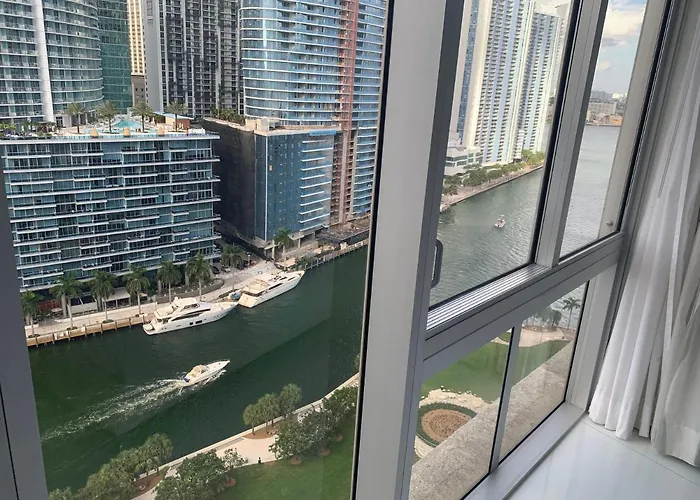 Luxury Waterfront Condo In The Urban Oasis At Icon-Brickell Free Spa