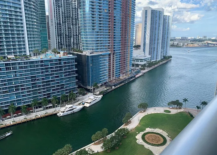 Luxury Waterfront Condo In The Urban Oasis At Icon-Brickell Free Spa